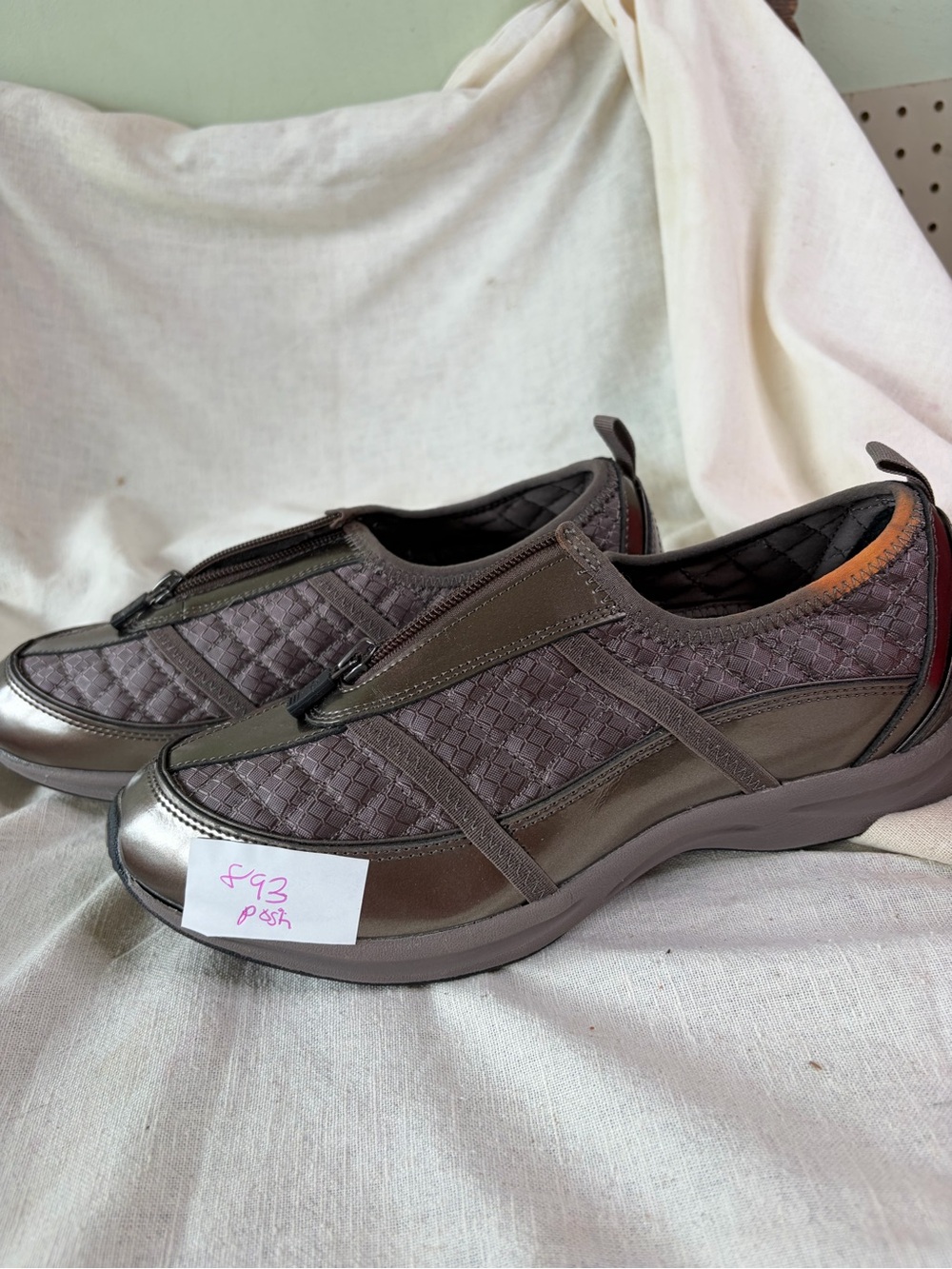 Men's Slip-On Walking Shoes in Metallic Brown